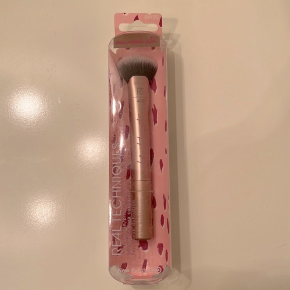 Real Techniques Makeup Real Techniques Contour Fan Brush Poshmark